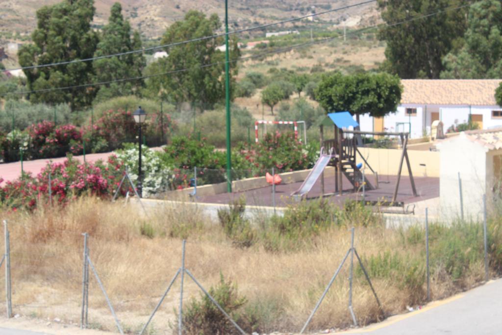 Apartamentos Turisticos Edificio Del Pino Sorbas 外观 照片